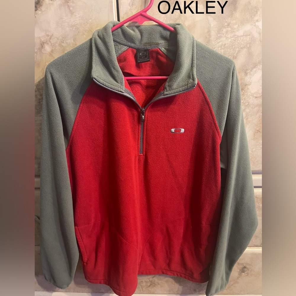 Oakley Sweater Small Red